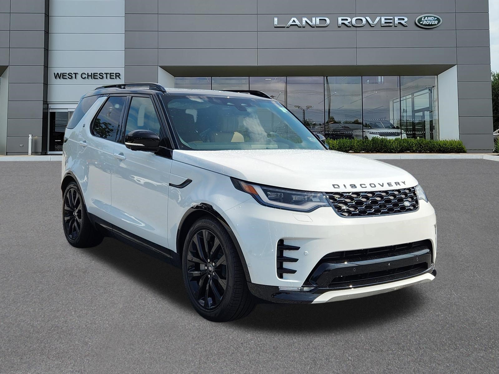 New 2026 Fuji White LAND ROVER Dynamic SE image 2