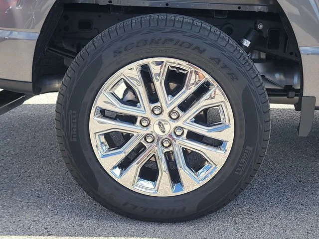 Used 2024 Gray Ford XLT image 8