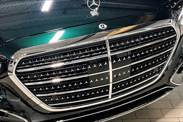 New 2027 Emerald Green Metallic Mercedes-Benz S 580 image 50