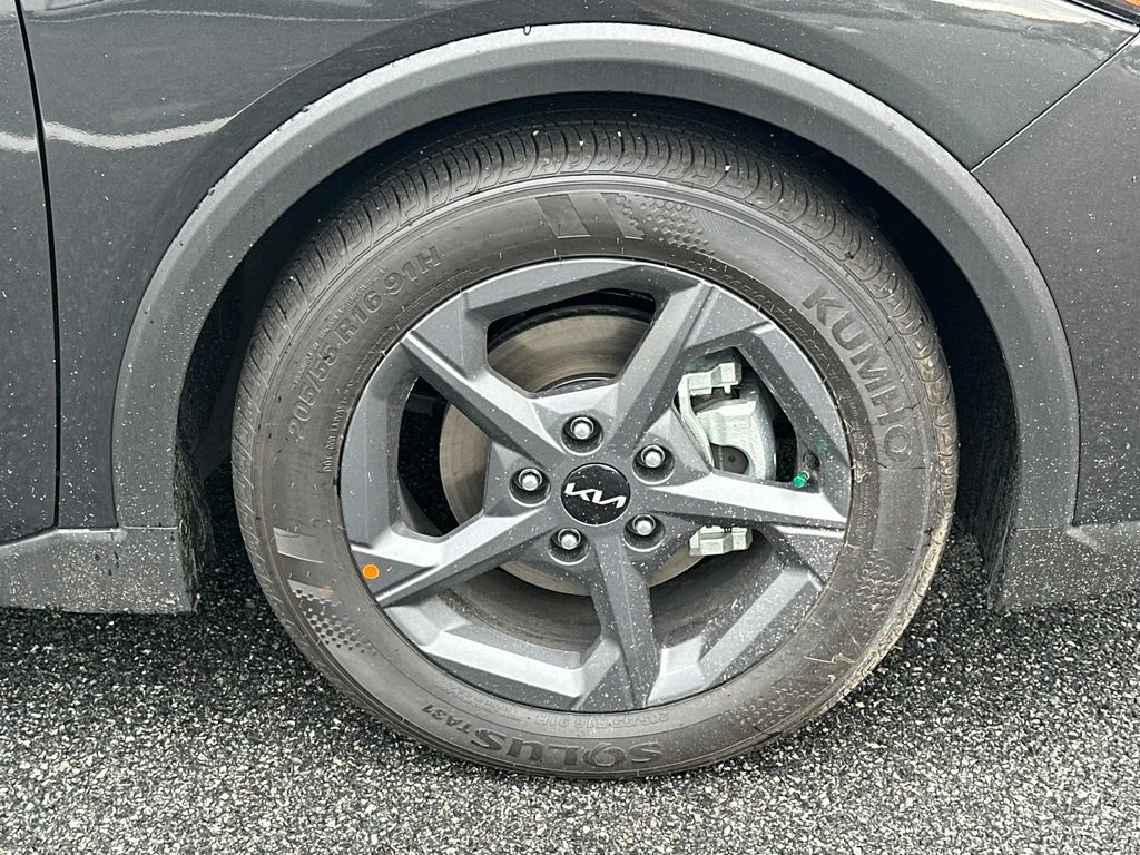 New 2026 Gray Kia LXS image 11