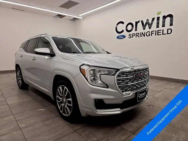 Used 2022 Quicksilver Metallic GMC Denali image 7