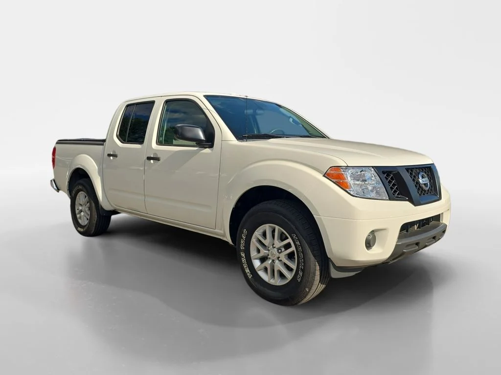 Used 2016 Glacier White Nissan SV image 8