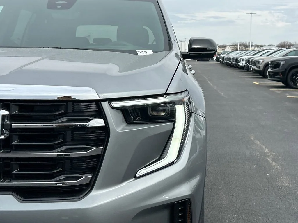 New 2026 Sterling Metallic GMC Elevation image 12