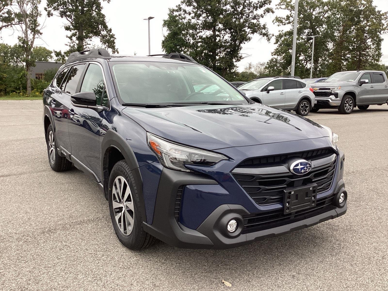 Used 2025 Cosmic Blue Pearl Subaru Premium image 11
