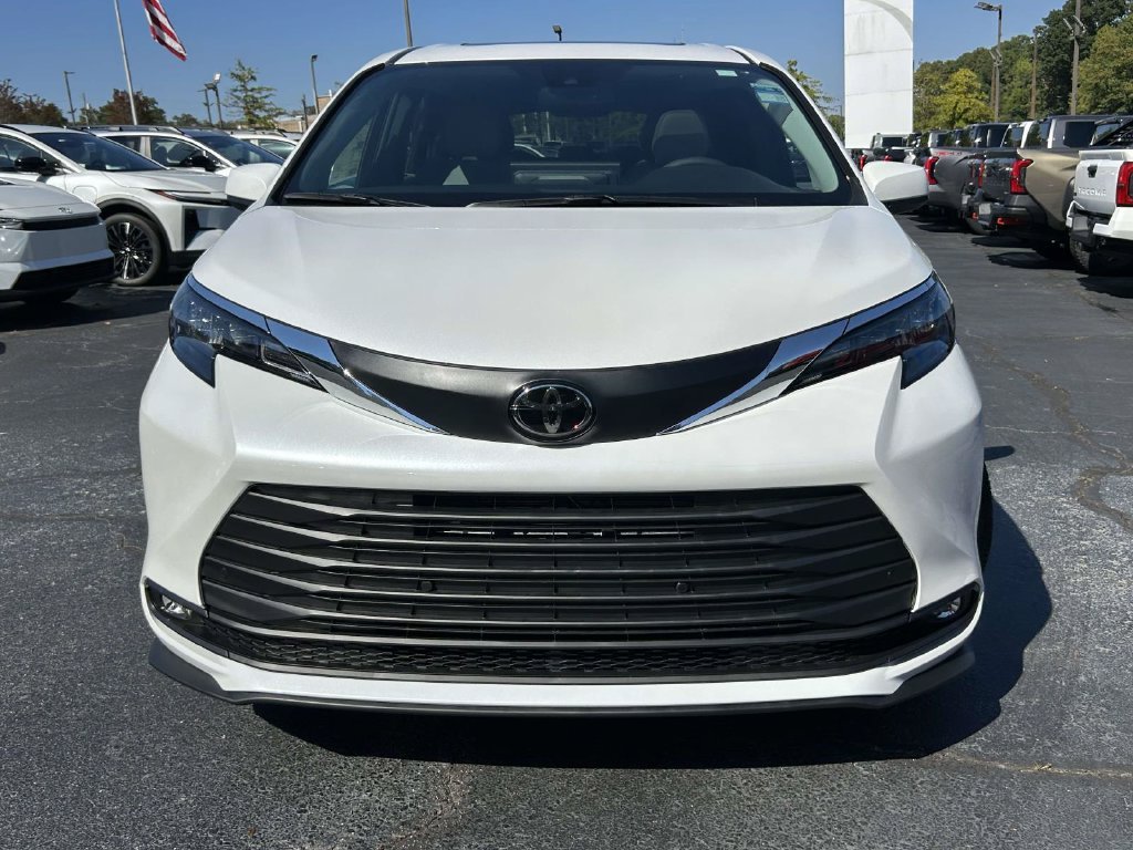 New 2026 Wind Chill Pearl Toyota XLE image 8