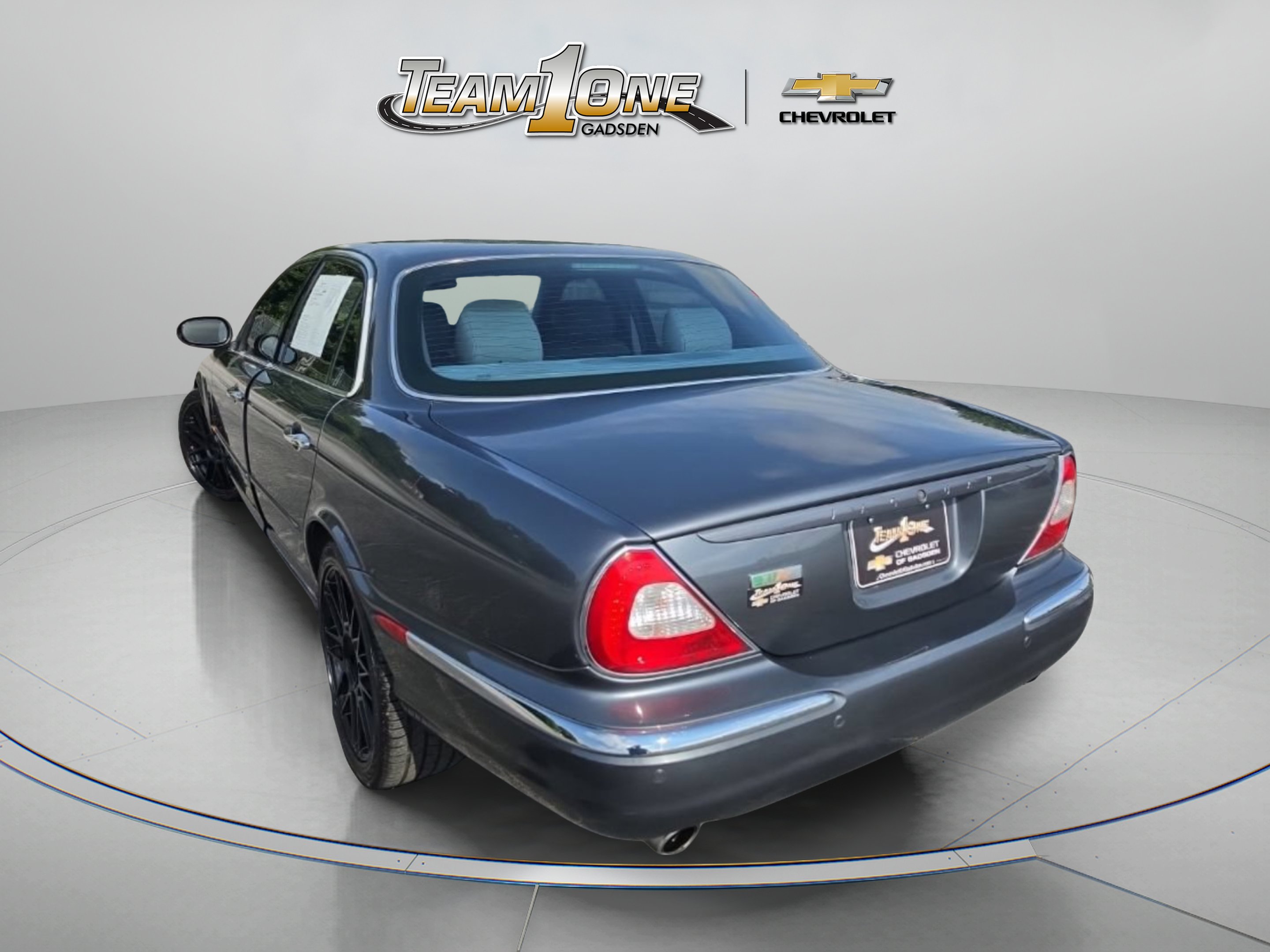 Used 2004  Jaguar XJR image 5