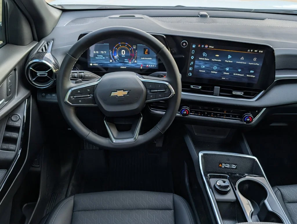 New 2027 Summit White Chevrolet LT image 4
