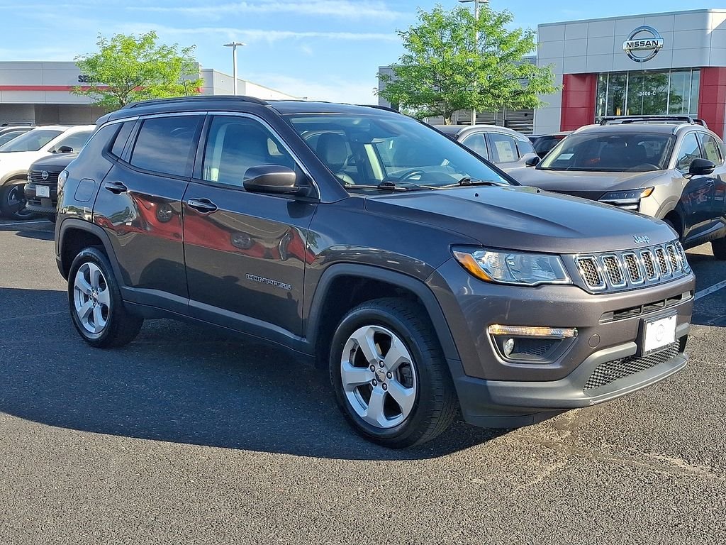 Used 2021 Gray Jeep Latitude image 3
