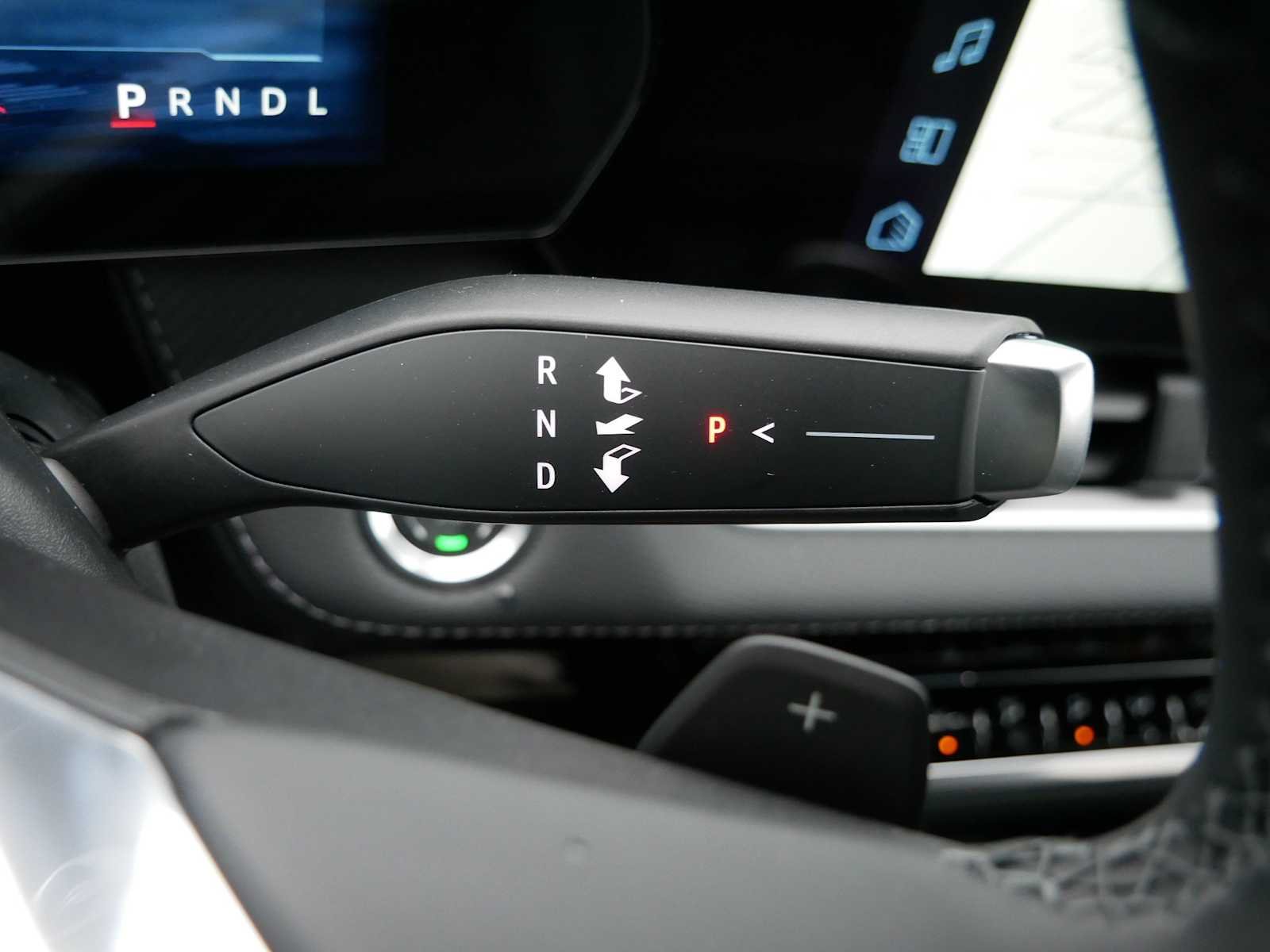 New 2027 Summit White Chevrolet LT image 24