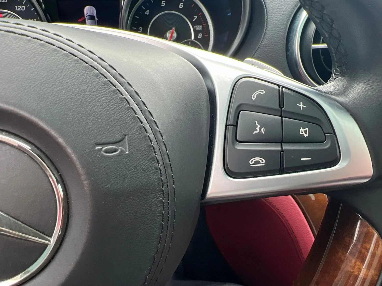 Used 2019 Silver Mercedes-Benz SL 550 image 19