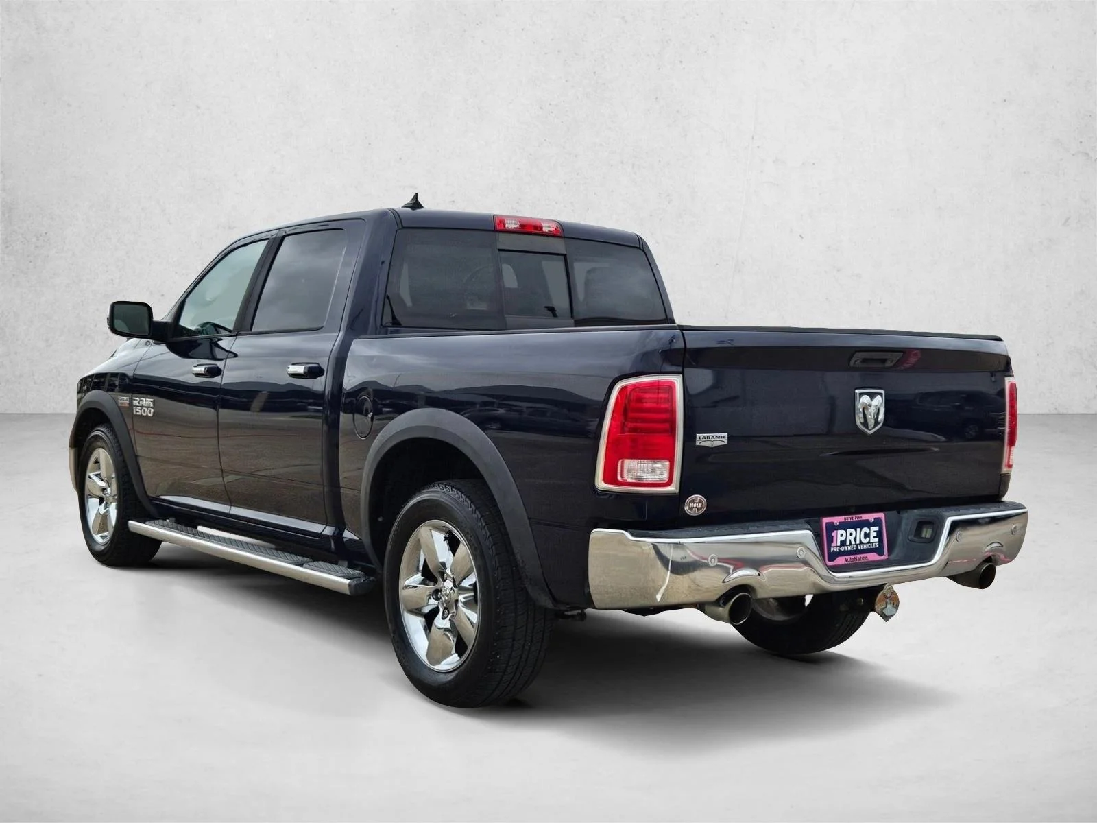 Used 2014 True Blue Pearlcoat RAM Laramie image 5
