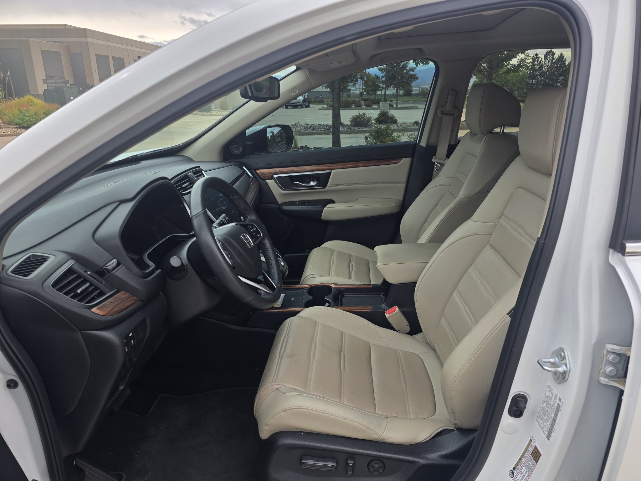 Used 2021 Platinum White Pearl Honda Touring image 12