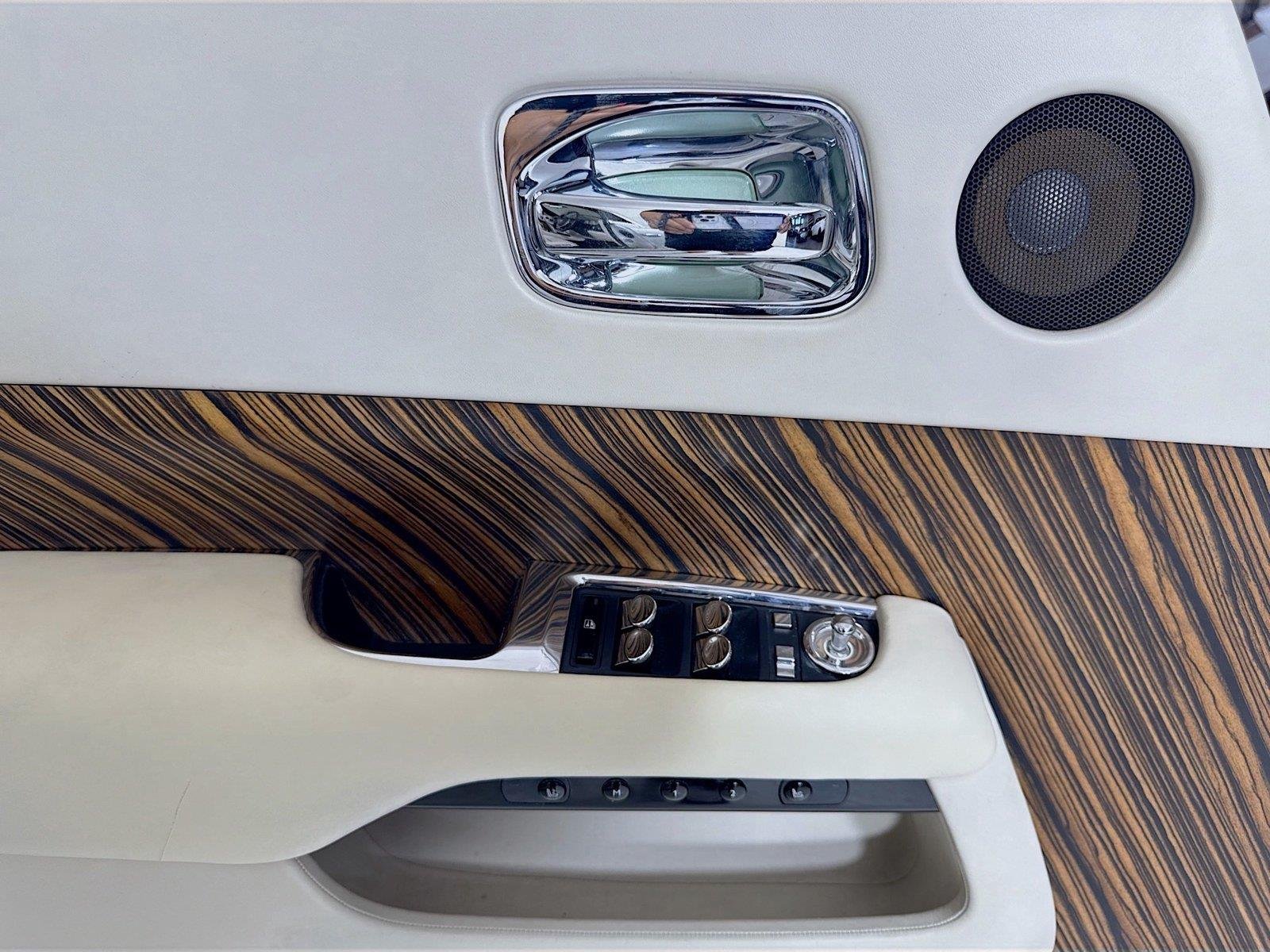 Used 2016 English White Rolls-Royce  image 16