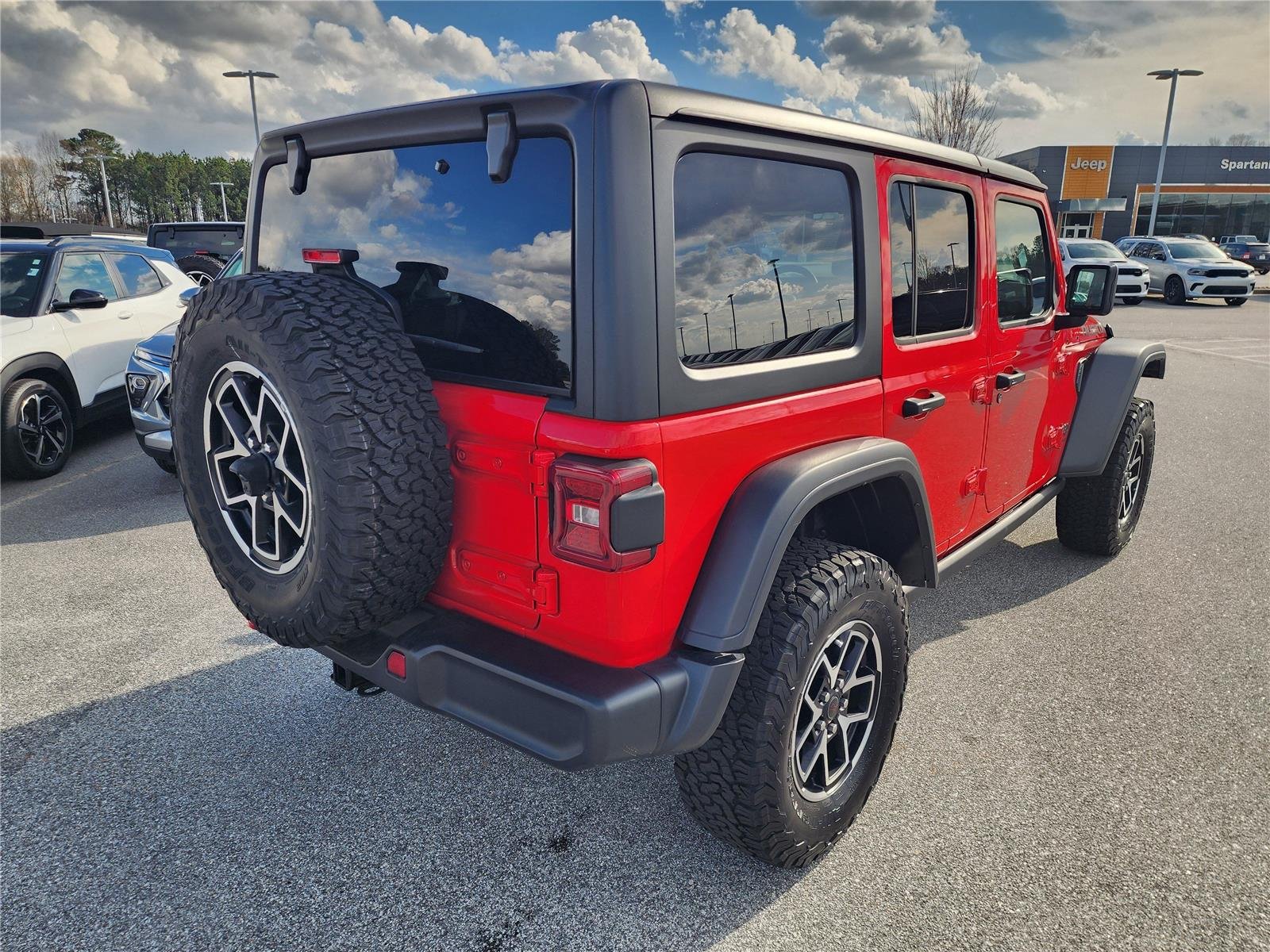 Certified Used 2025 Firecracker Red Clearcoat Jeep Rubicon image 6