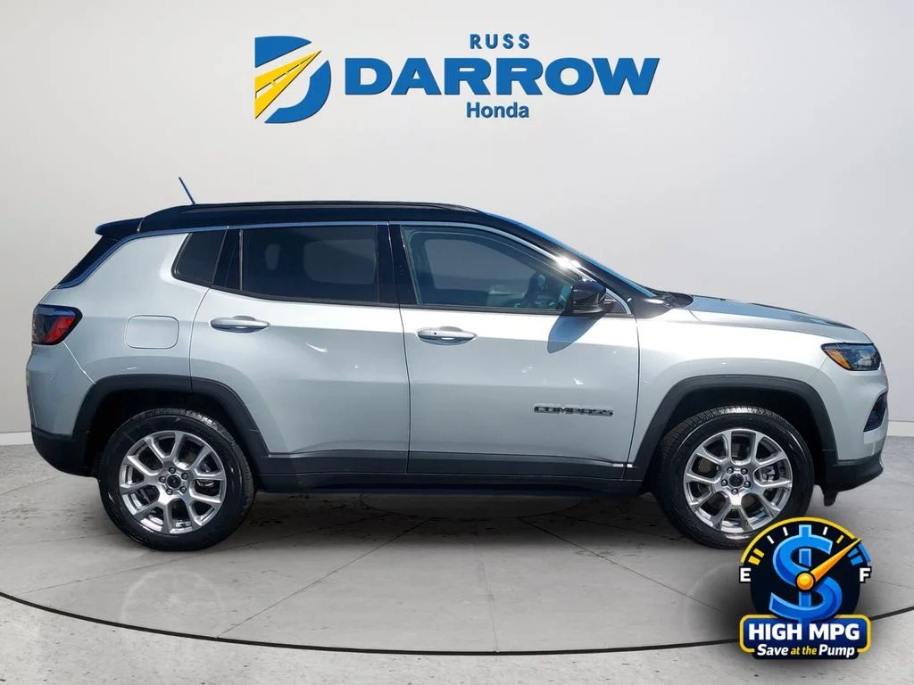 Used 2025 Silver Jeep Limited image 6