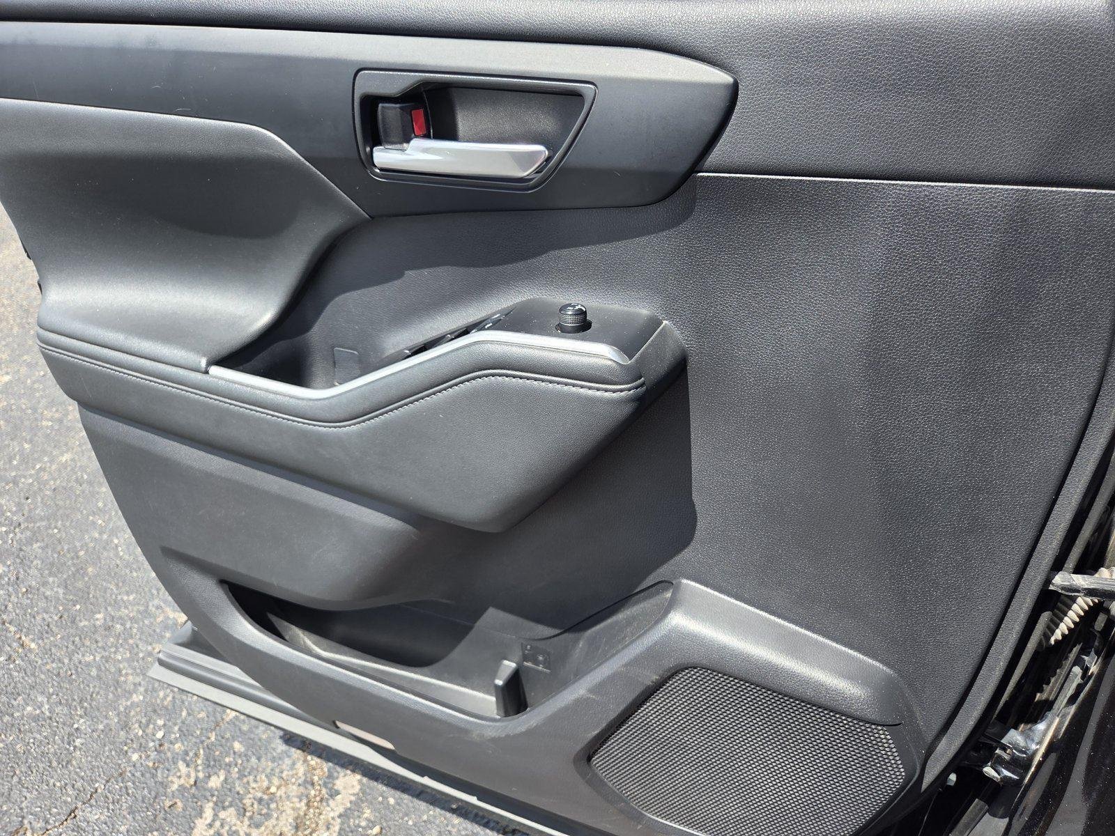 Used 2021 Midnight Black Metallic Toyota XLE image 19