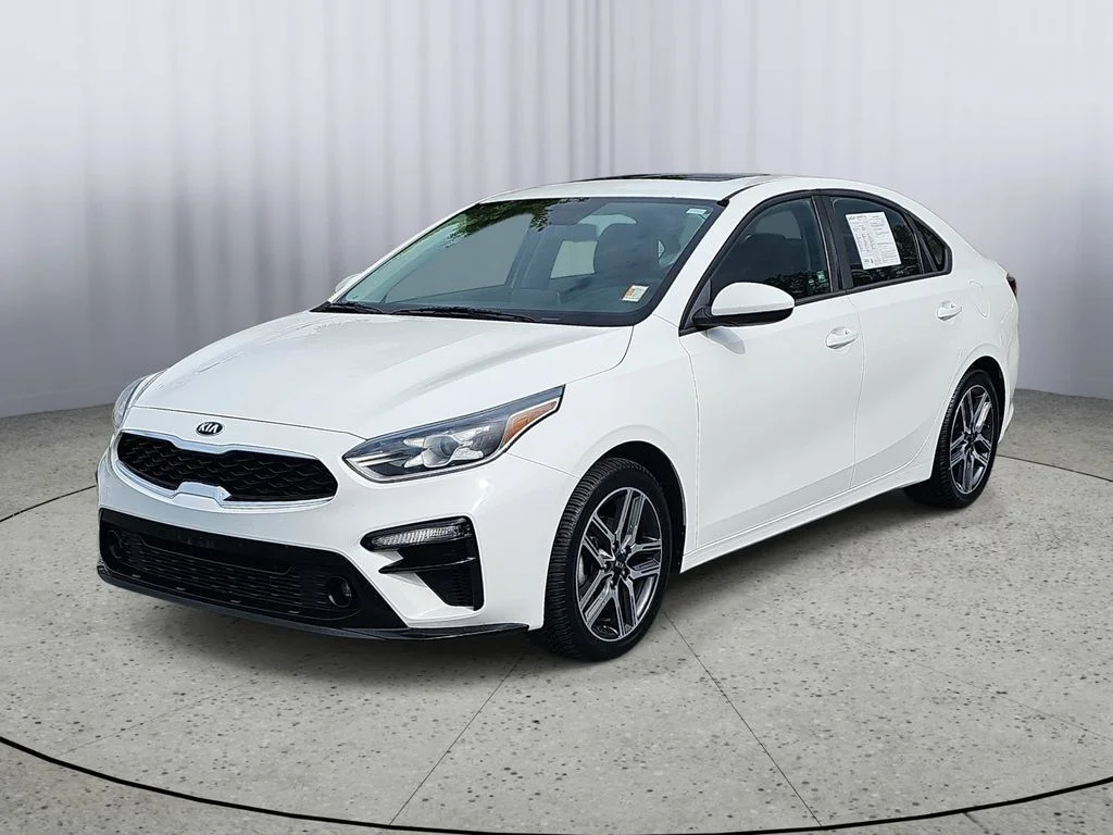 Used 2019 White Kia S image 7