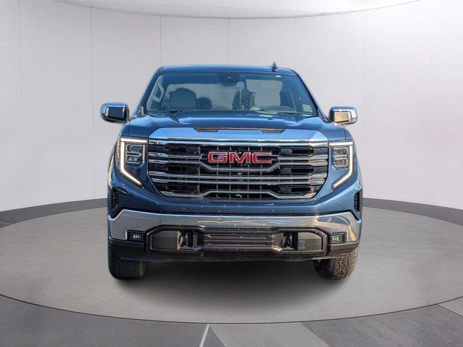 Used 2022 PACIFIC BLUE METALLIC GMC SLT image 9