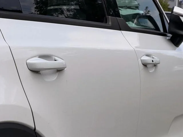 Used 2022 White Kia EX image 18