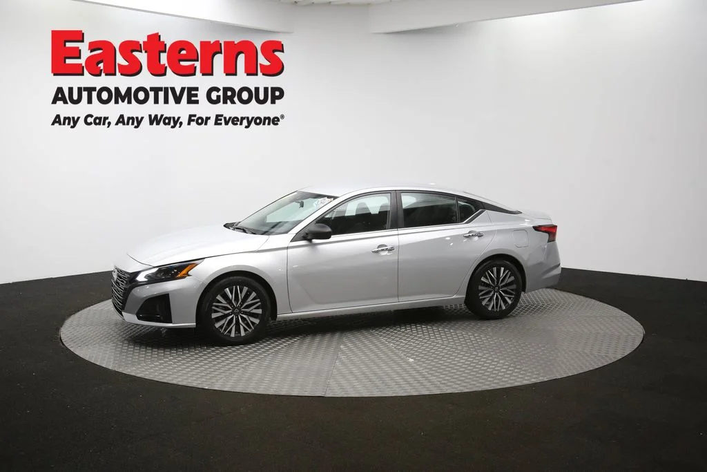 Used 2023 Silver Nissan 2.5 SR image 58