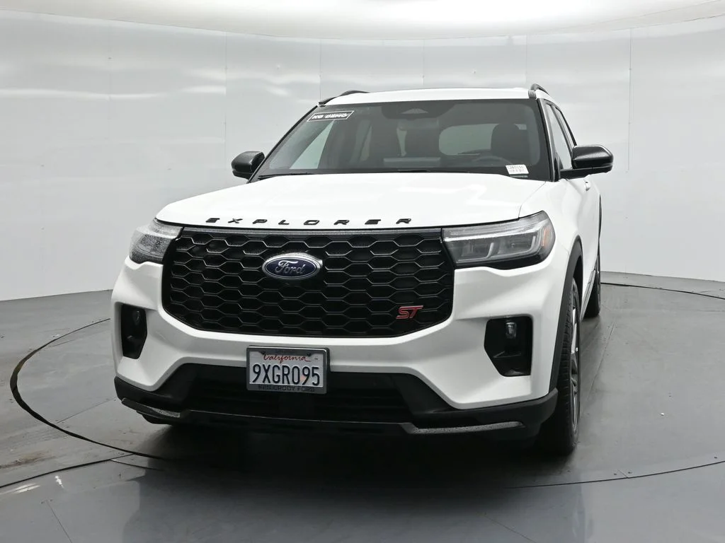 New 2026 Star White Metallic Tri-Coat Ford ST image 57