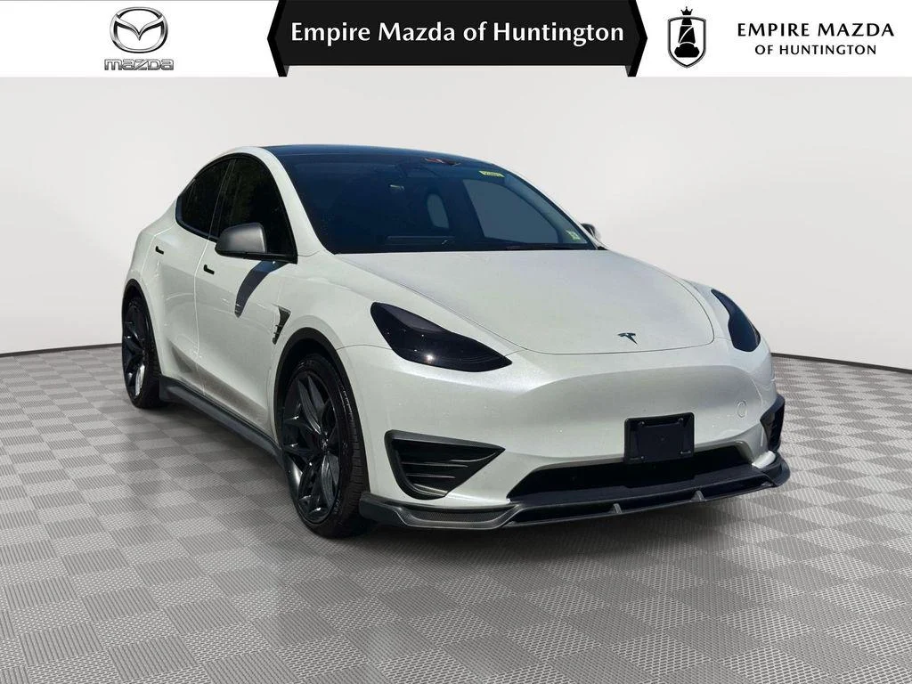 2023 Tesla Model Y Performance Dual Motor All-Wheel Drive's photo