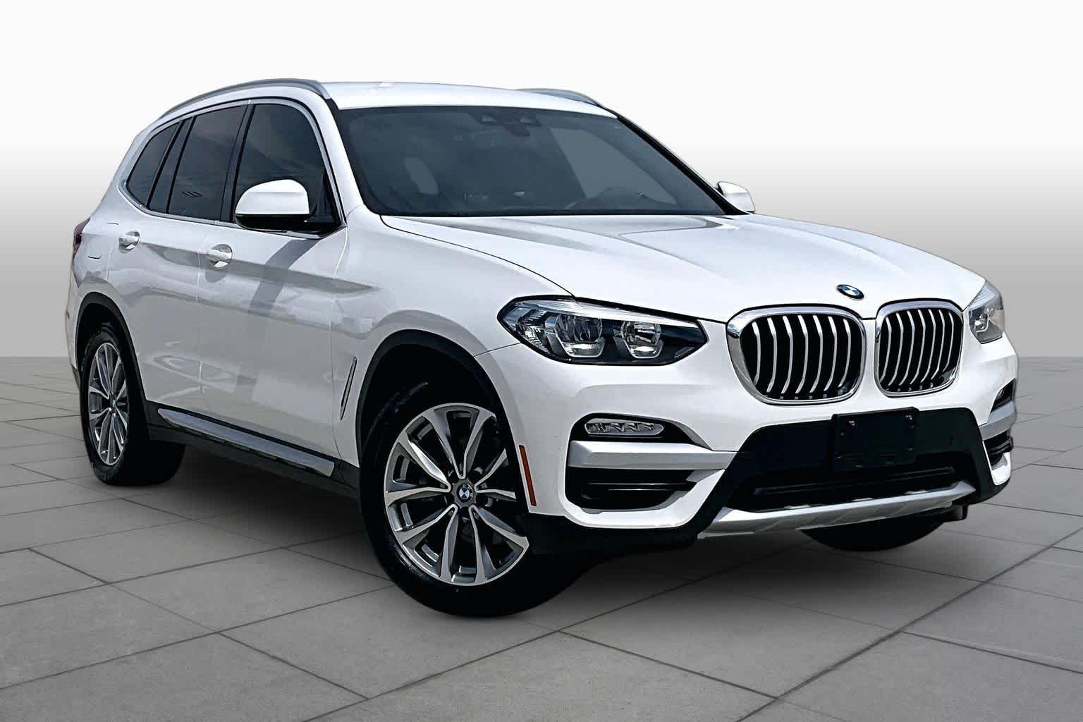 Used 2019 Alpine White BMW sDrive30i image 2