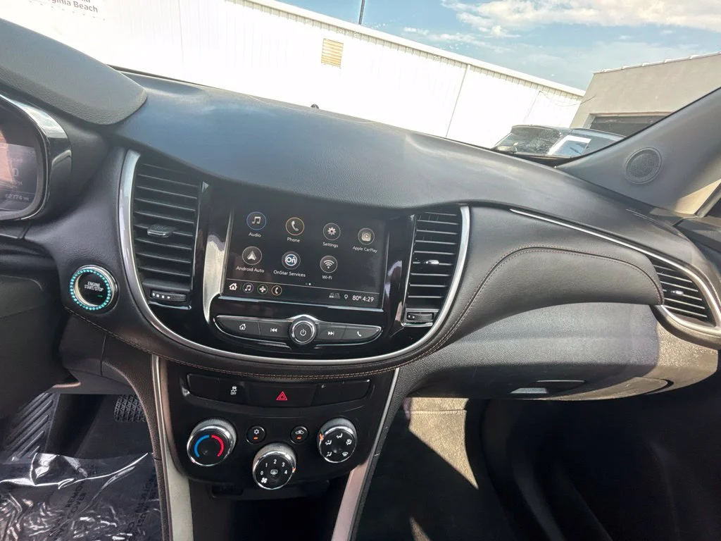 Used 2019 White Chevrolet LT image 14