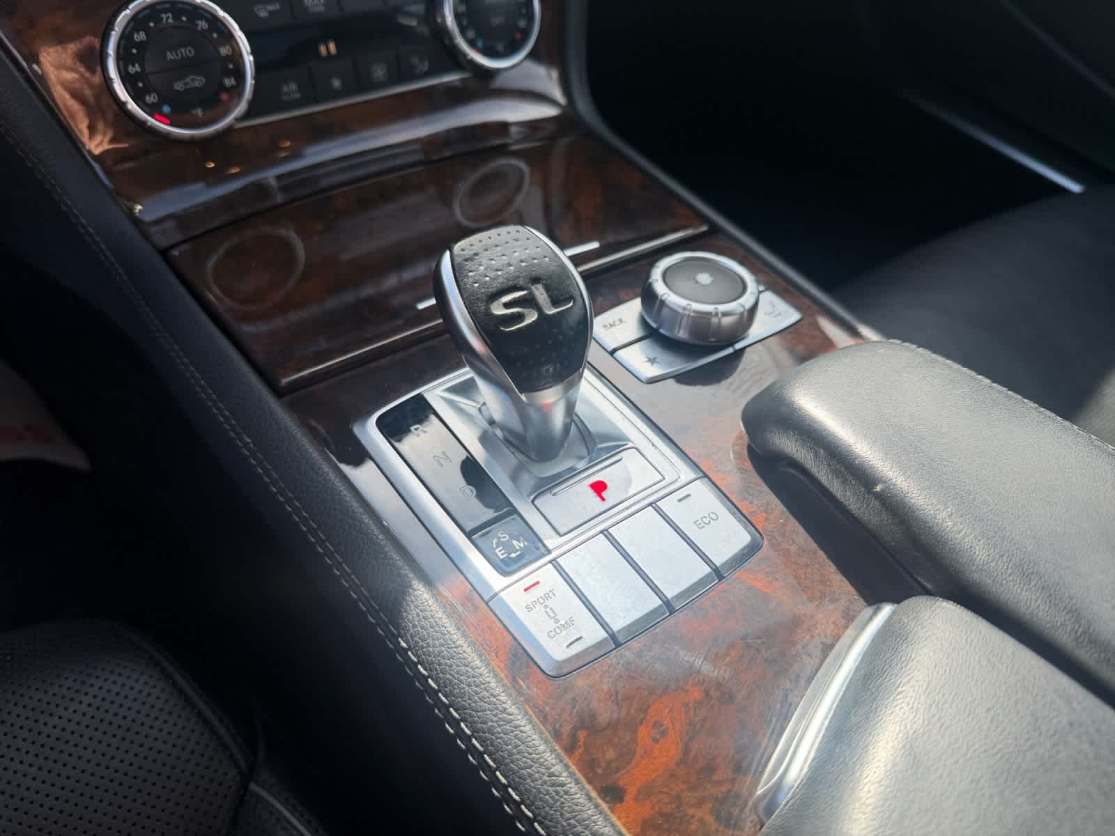 Used 2013 Obsidian Black Metallic Mercedes-Benz SL 550 image 31