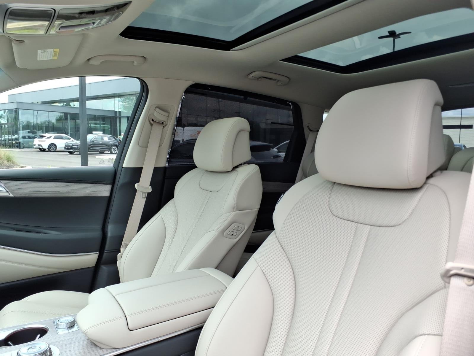 New 2026 White Genesis 2.5T image 15