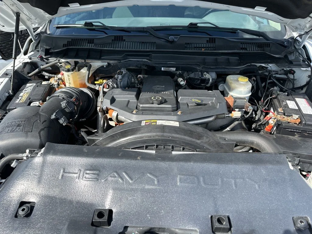 Used 2017 White Ram SLT image 9