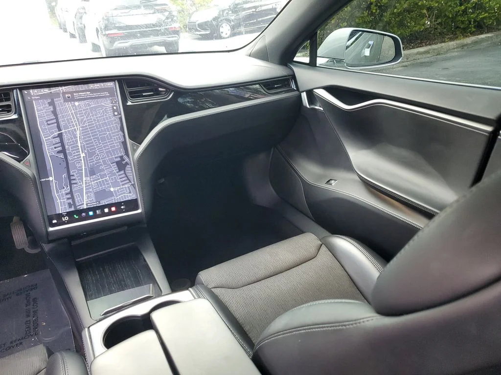 Used 2018 Gray Tesla  image 17