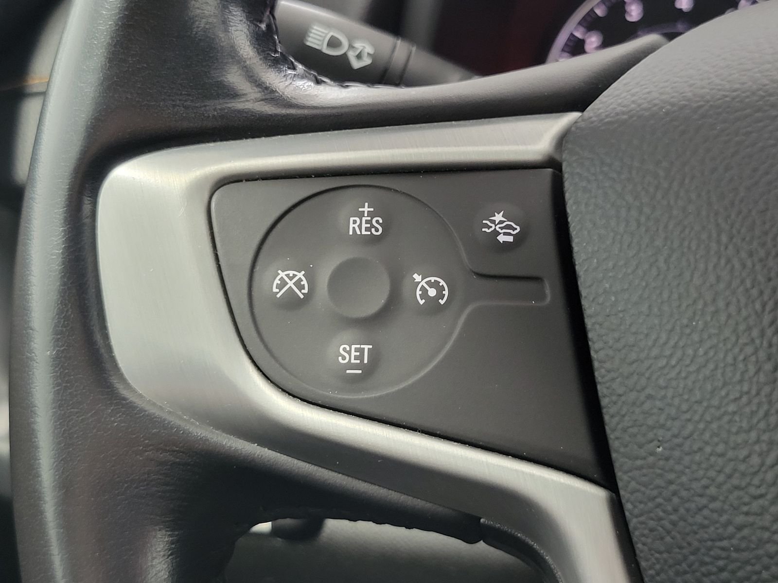 Used 2020 Black GMC SLE image 15