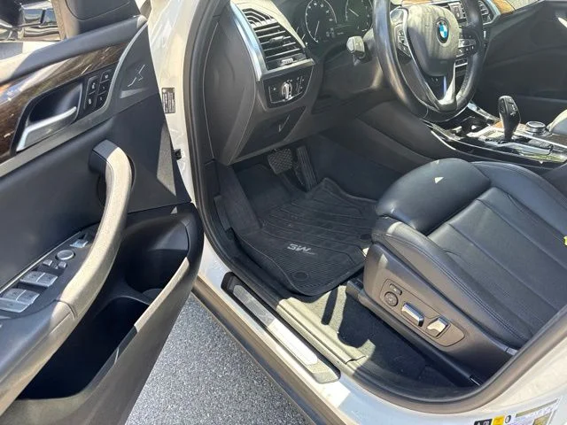 Used 2020 White BMW xDrive30i image 13