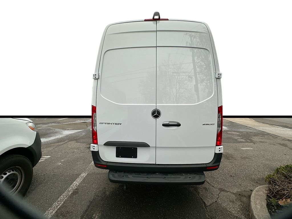 Used 2025 White Mercedes-Benz Cargo 144 WB image 5