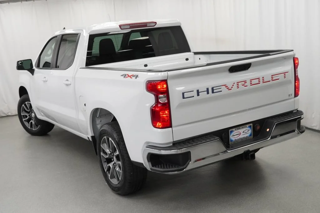 Used 2024 Summit White Chevrolet LT (2FL) image 37