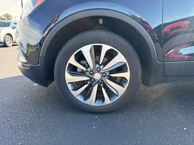 Used 2022 Includes (MDP) Anthracite lower exterior accent color, Paint code W598F.) Buick Preferred image 26