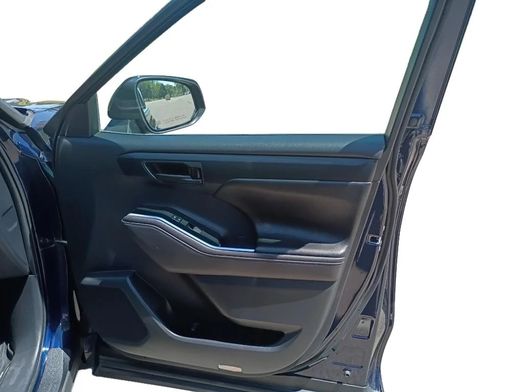 Used 2020 Blueprint Toyota LE image 8