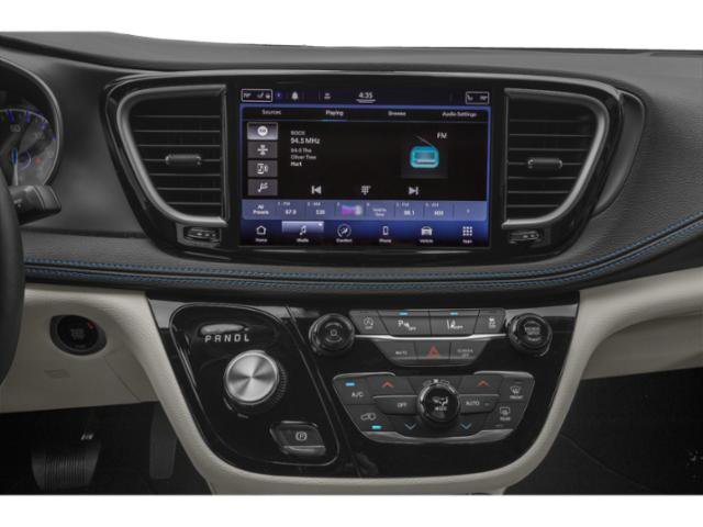 Used 2022 Bright White Clearcoat Chrysler Limited image 13