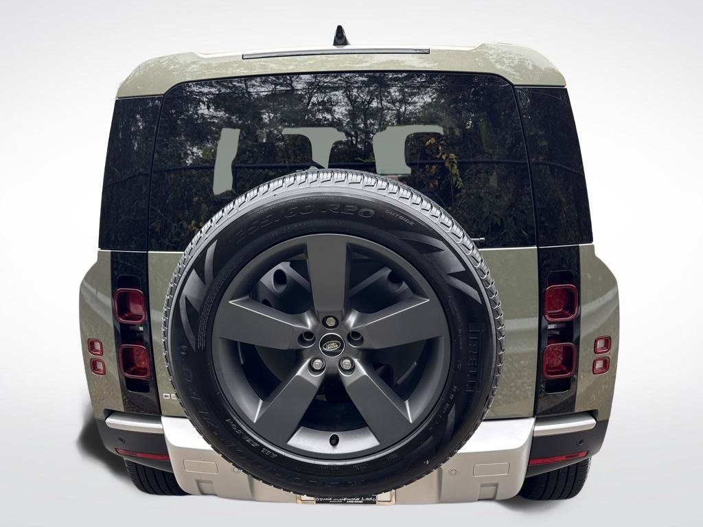 Used 2025 Green Land Rover S image 6