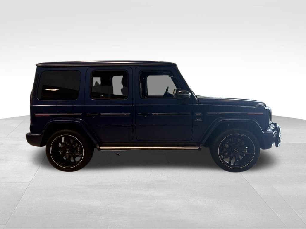 New 2026 MANUFAKTUR Exclusive Brilliant Blue Magno Mercedes-Benz AMG® G 63 SUV image 4