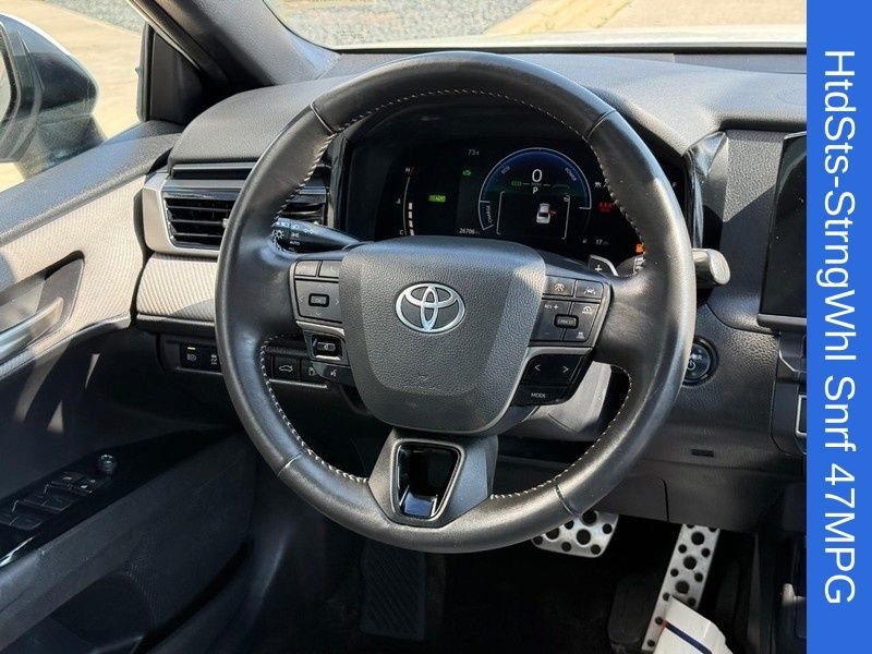 Used 2025 Ice Toyota SE image 14