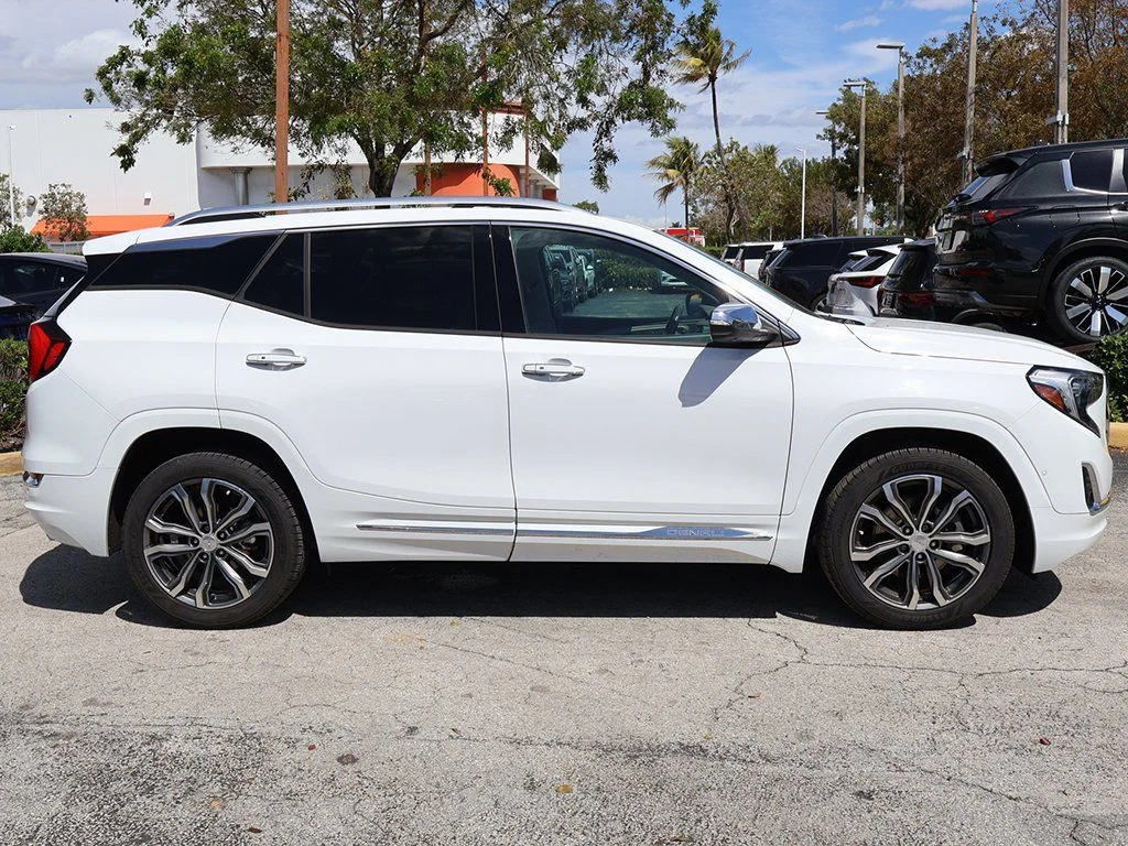 Used 2020 White GMC Denali image 19