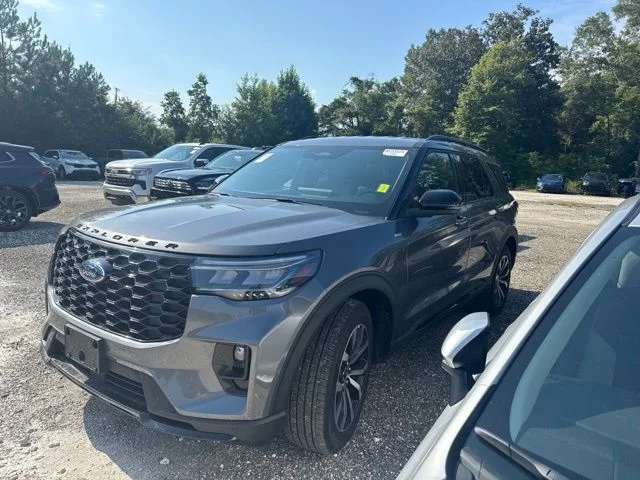2025 Ford Explorer ST-LINE RWD (PL535)'s photo