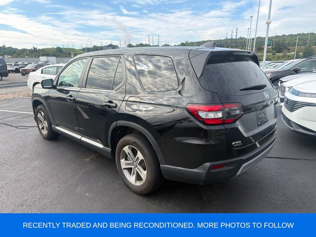 Used 2025 Black Honda EX-L image 4
