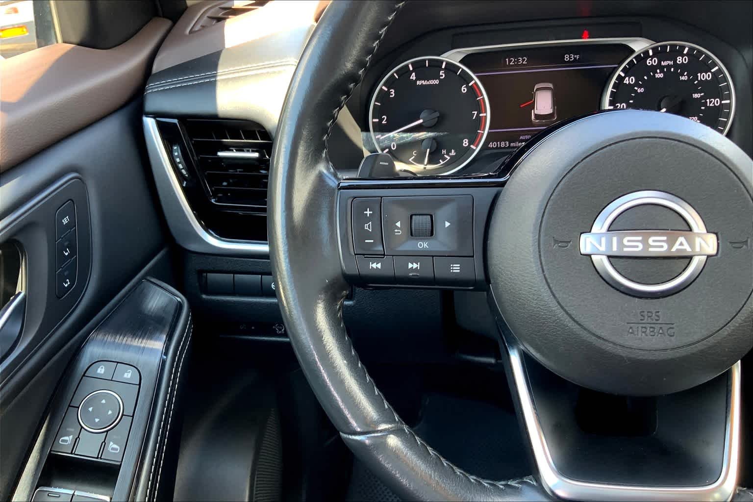 Used 2023 Super Black Nissan SL image 23