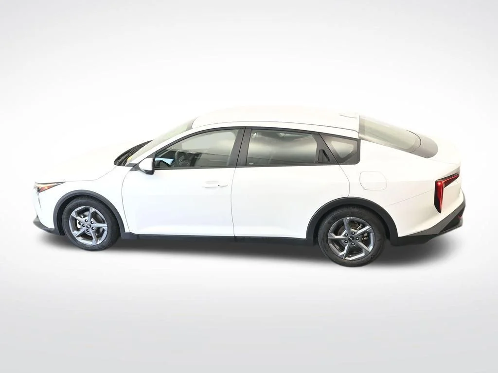 2025 Kia K4 LXS - Photo 28