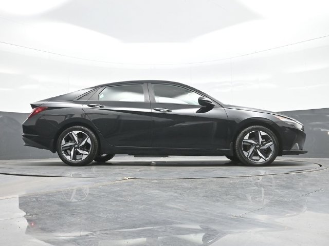 Used 2023 Black Hyundai SEL image 24