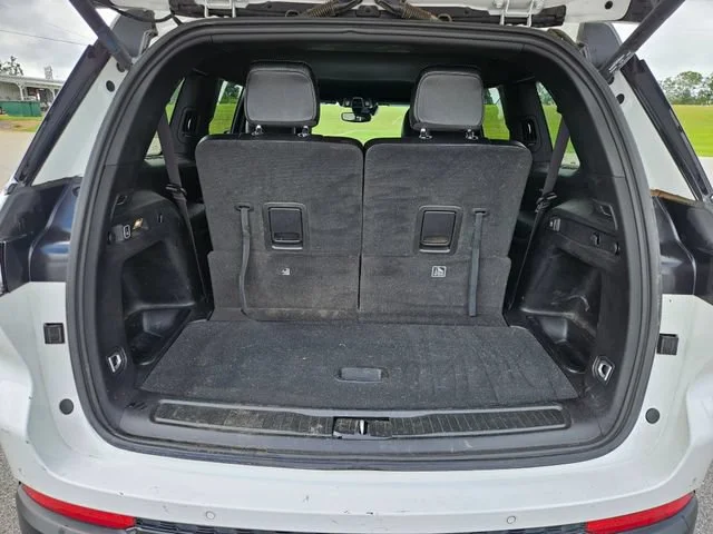 Used 2024 White Jeep Altitude image 23