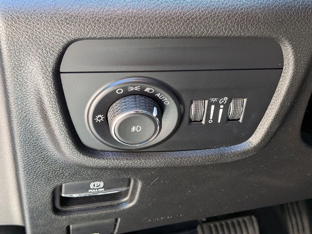 Used 2023 White Jeep Limited image 16